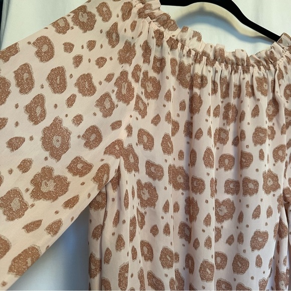 Ann Taylor Leopard Print Smocked Blouse Size Medium Elastic Cuffs Romantic Chic - Picture 4 of 11